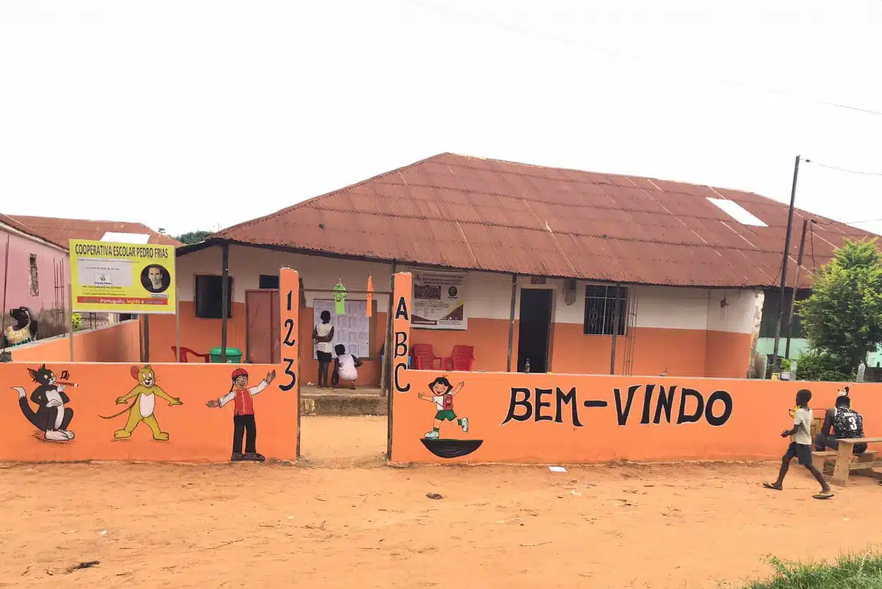 escola-guine-bissau-cooperativa-escolar-pedro-frias-r
